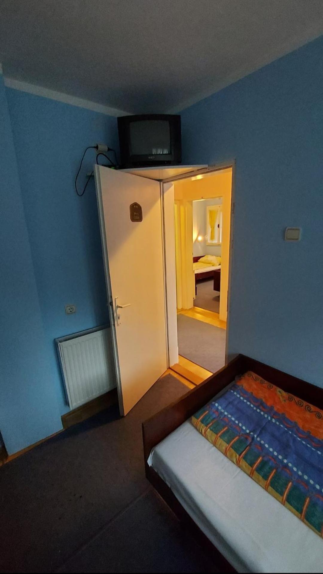 Domacinstvo Jolovic Hotel Kraljevo Buitenkant foto